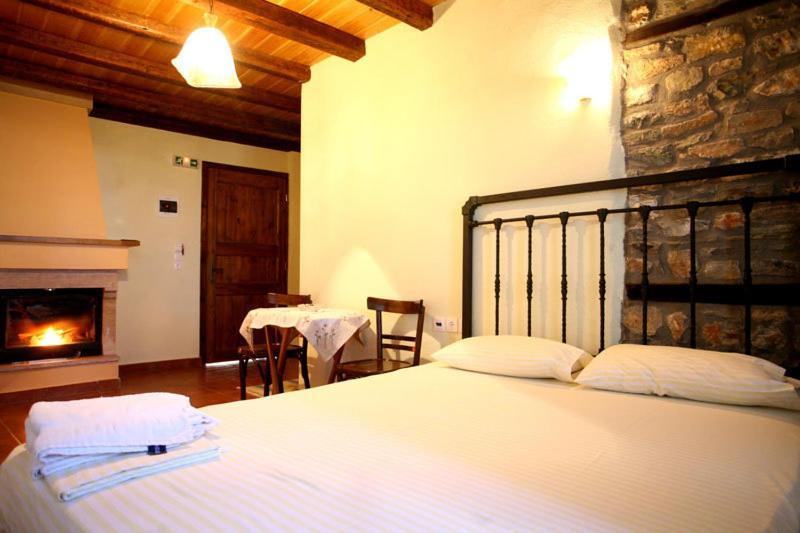 To Xani Hotel Palaios Panteleimonas Bagian luar foto